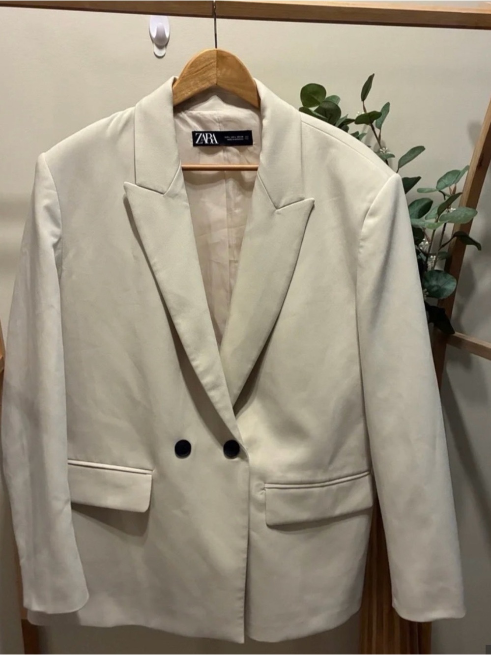 Zara Cream Oversized Double-Breasted Blazer with Notch Lapels